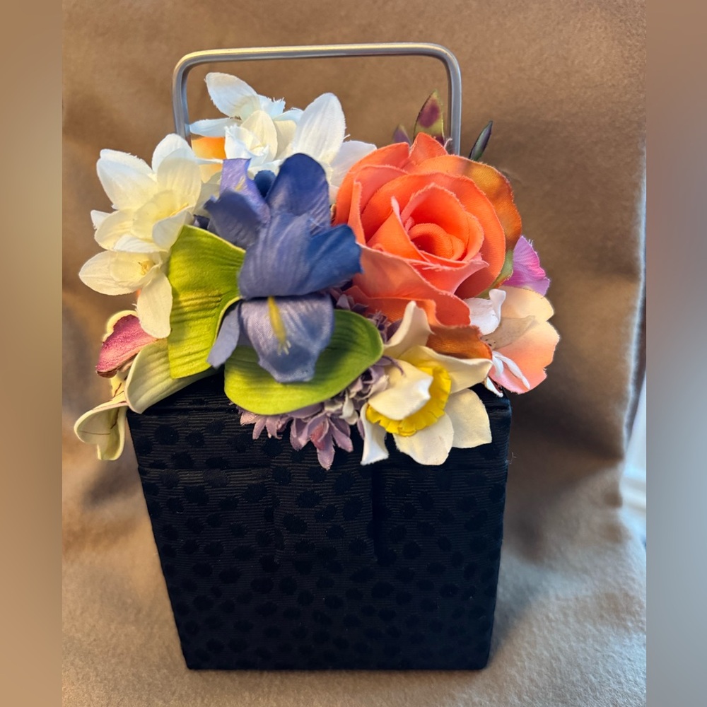 NWOT Moo Roo Floral Statement Bag